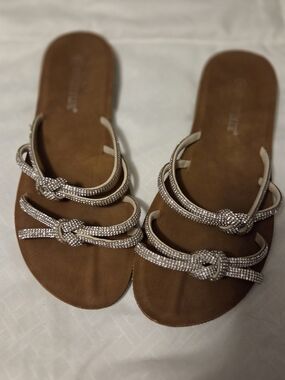 Women’s Crystal-Knot Tan Slide Sandals